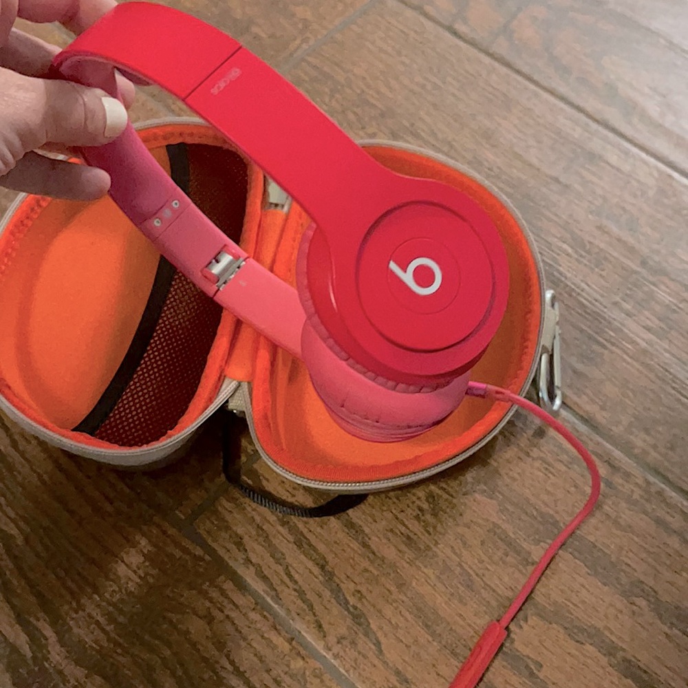 Beats By Dr Dre. Hot pink. EUC.